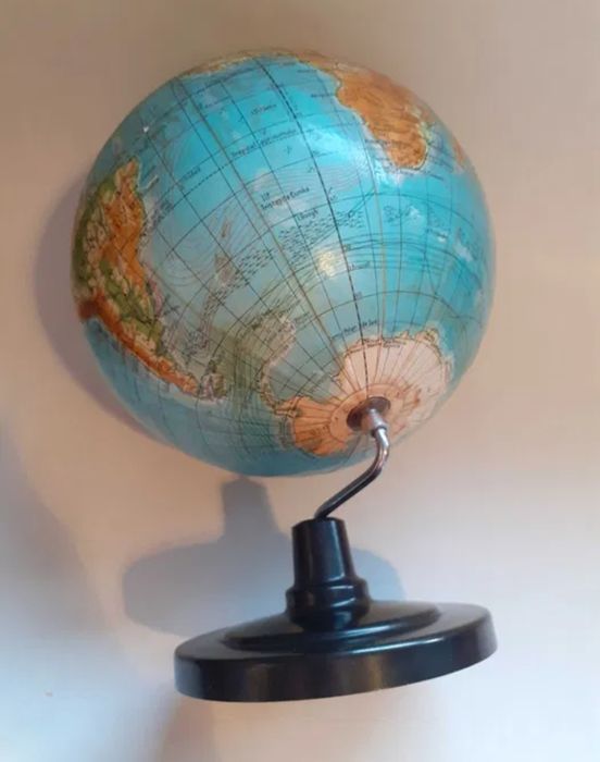 Glob pamantesc vechi,perioada comunista RSR, scolar ,diametru 20 cm