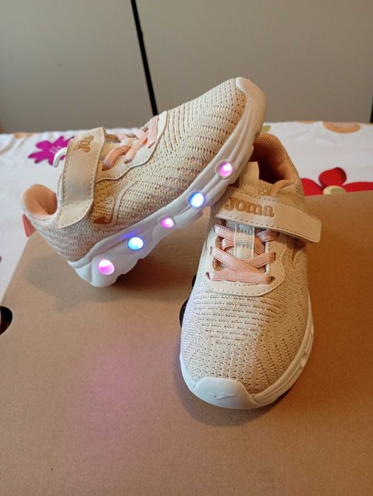 Adidași cu luminii nr.25