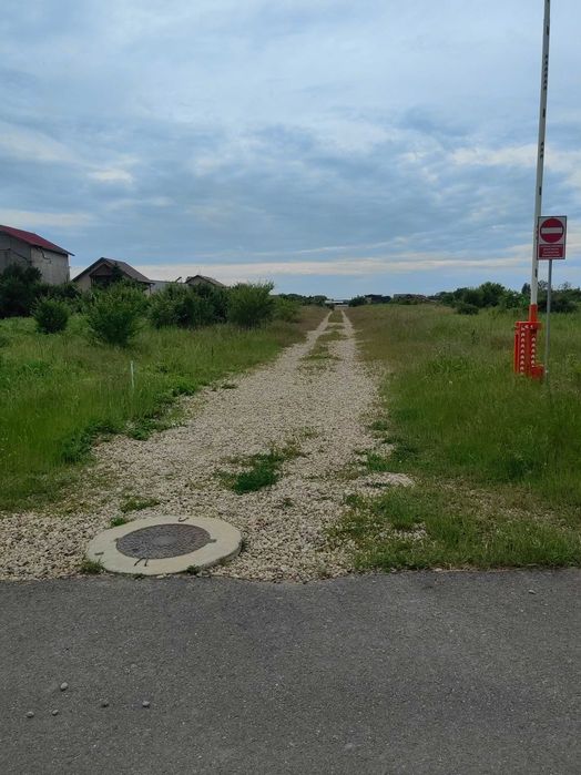 Teren de vanzare