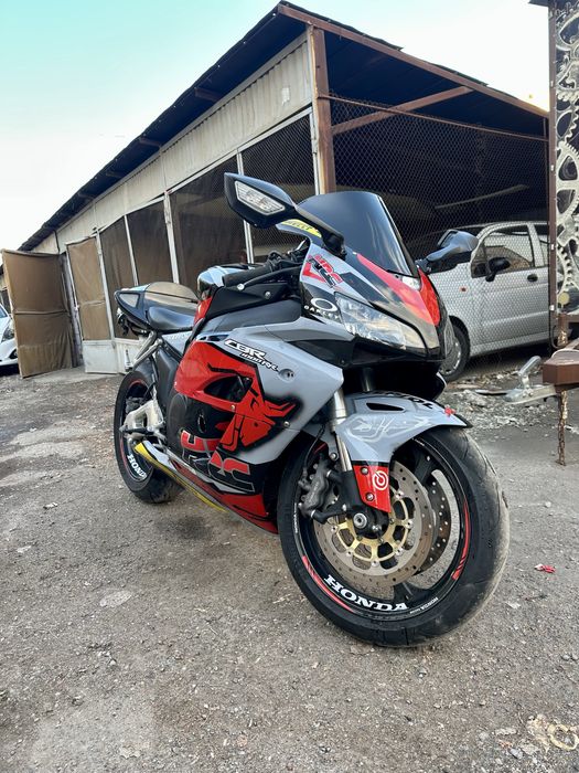 Срочно !!  Продаётся хонда SBR 1000 RR в отличном состоянии