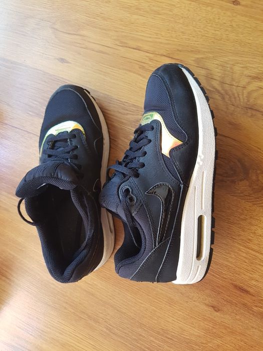 Nike Air Max маратонки 37 номер.