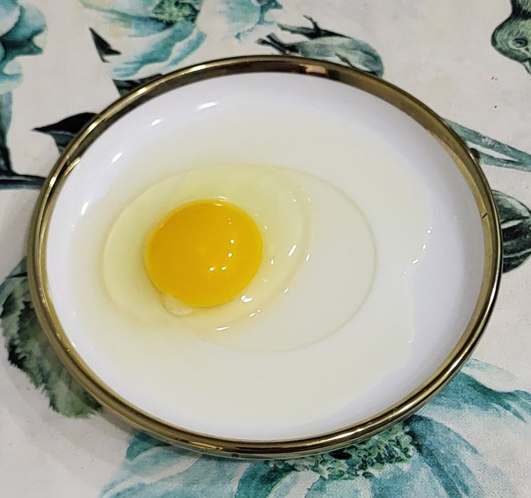 Домашние яйца свежие