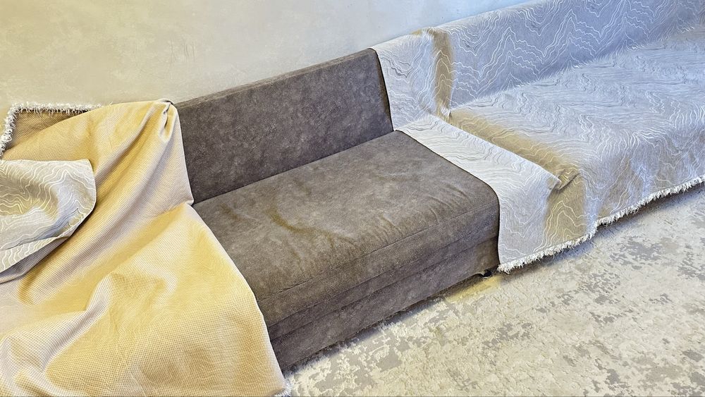 Диван серого цвета 4 метра