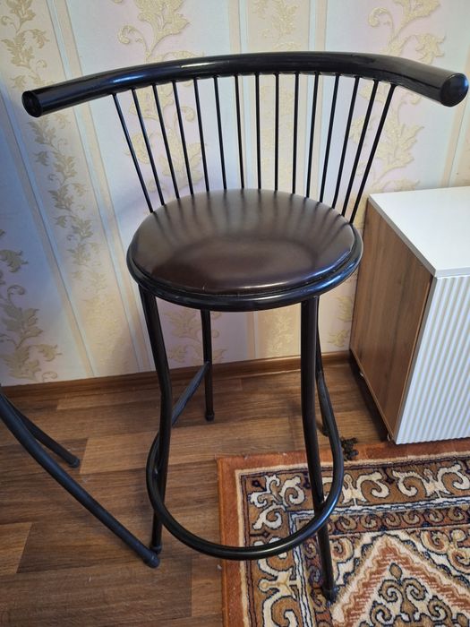 Продам стол со стулом