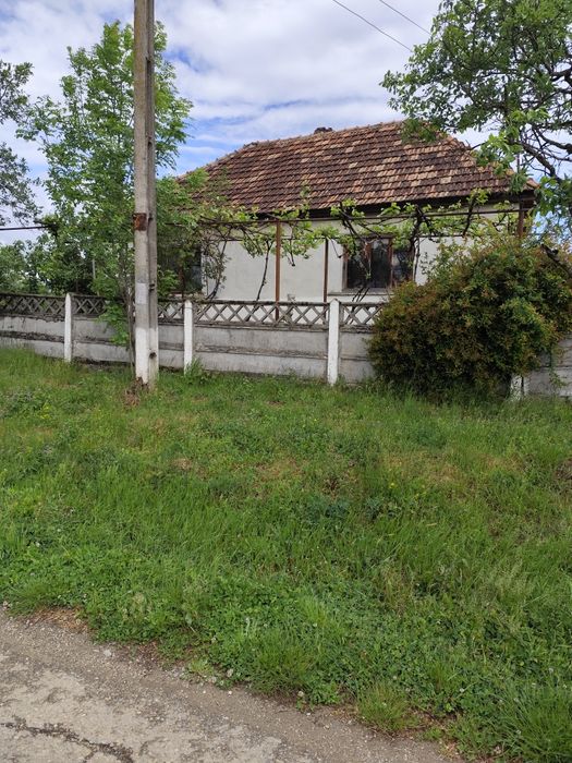Vând casa din caramida