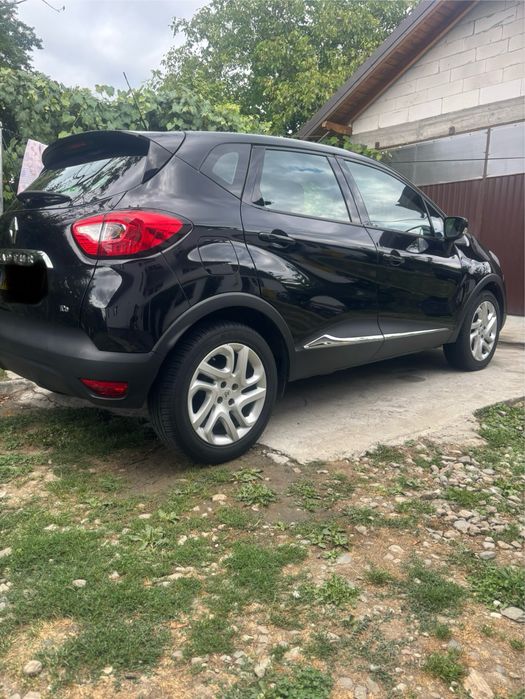 Dezmembrez Renault captur