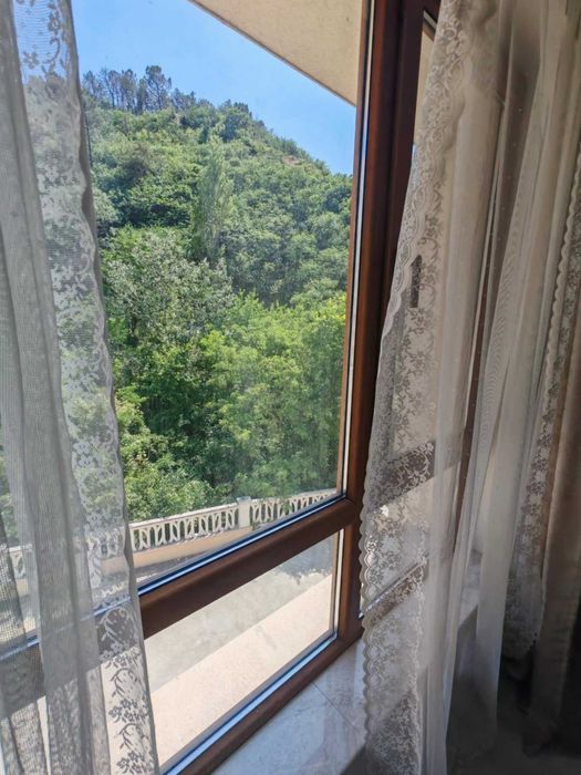 Уникален тристаен апартамент на 1 линия море