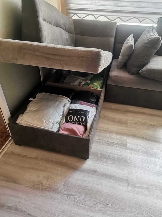 Продавам ъглов диван