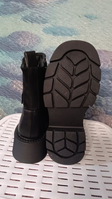 Ботинки зимние, сапоги осенние