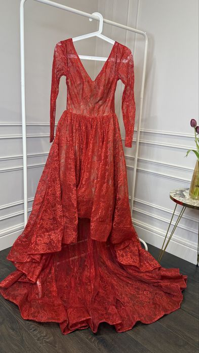 Вечернее платье со шлейфом