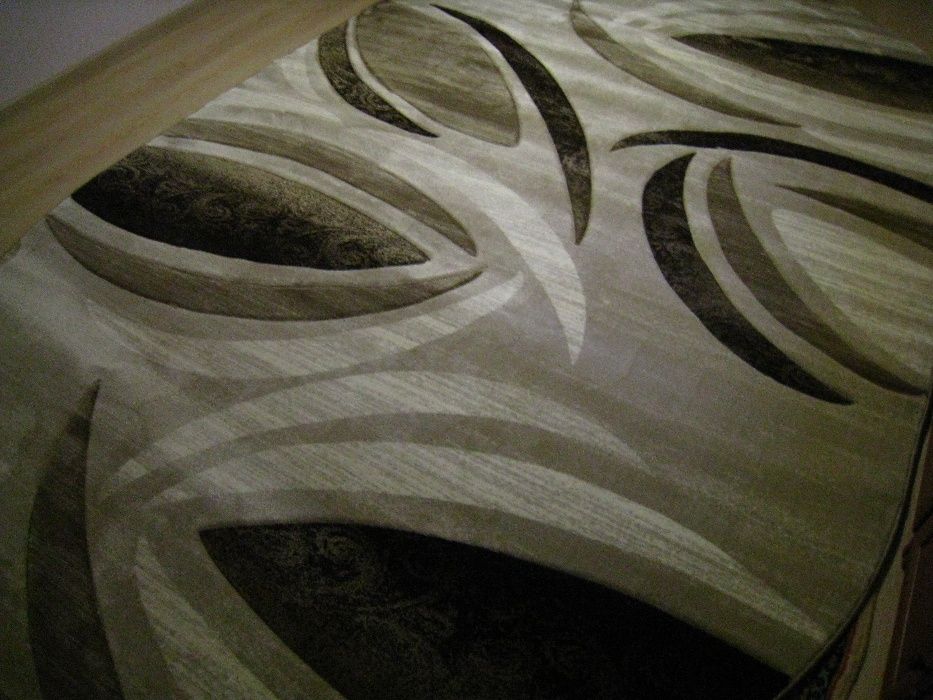 продам ковёр новый