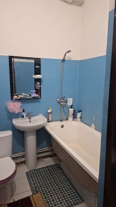 Уй сотилади Навоий шахарда