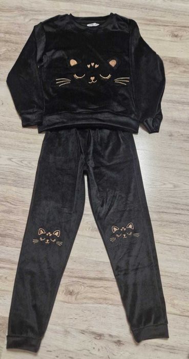 Set fete Sinsay 134 / 8-9 ani – NOU fără etichetă – trening catifea