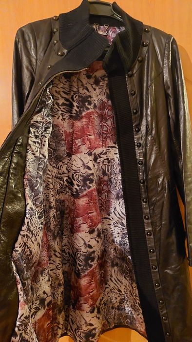 Плащ кожанный 5000т.