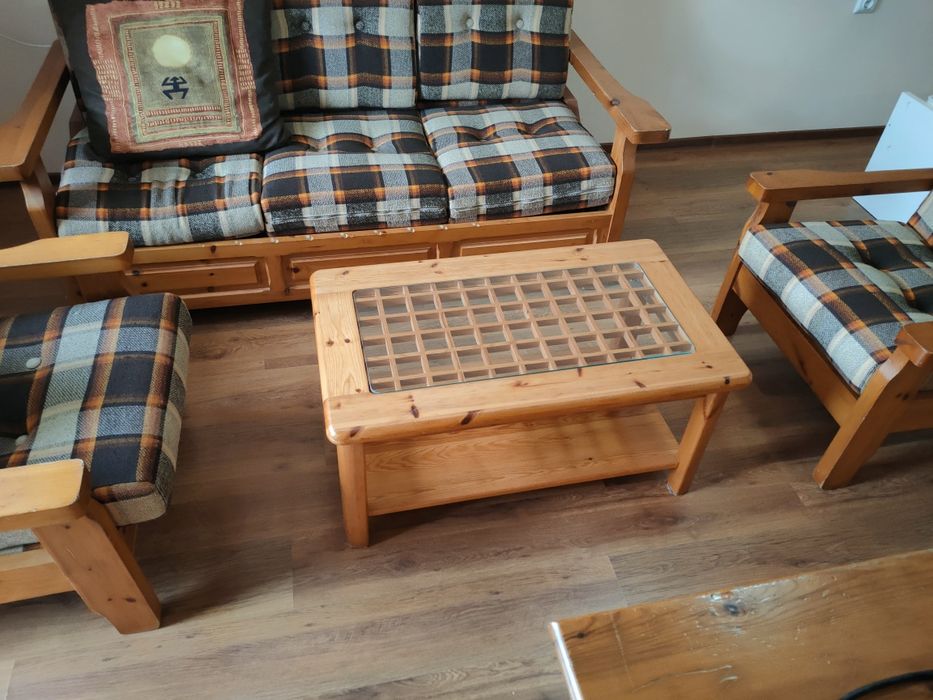 Канапе-триместно от масивна дървесина!!!