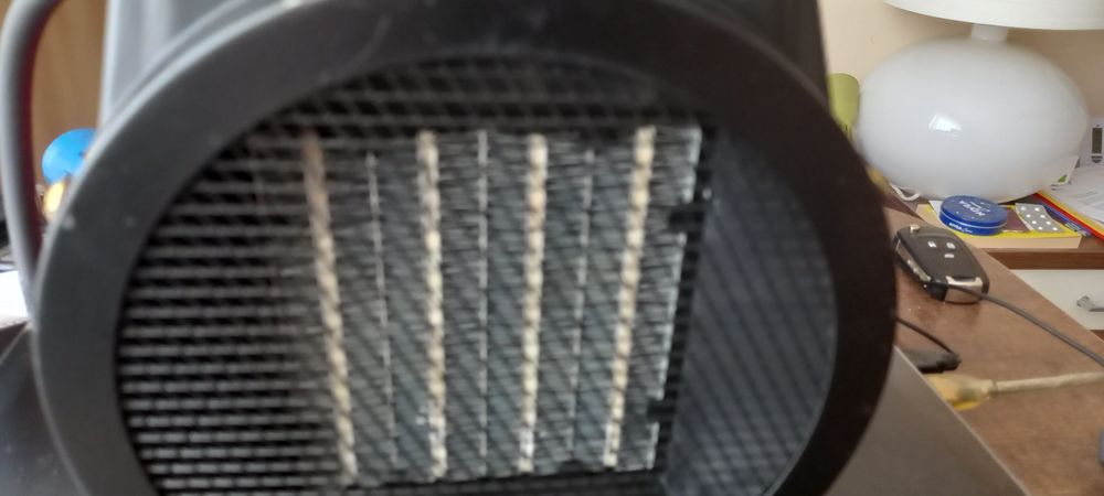 Aeroterma incalzitor 220 v. 2000 wati. Reglabil. Nou!