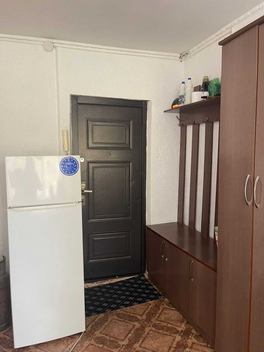 Продам настенный шкаф