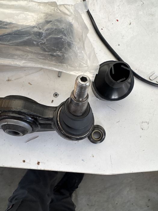 Предни носачи за BMW X5 e70