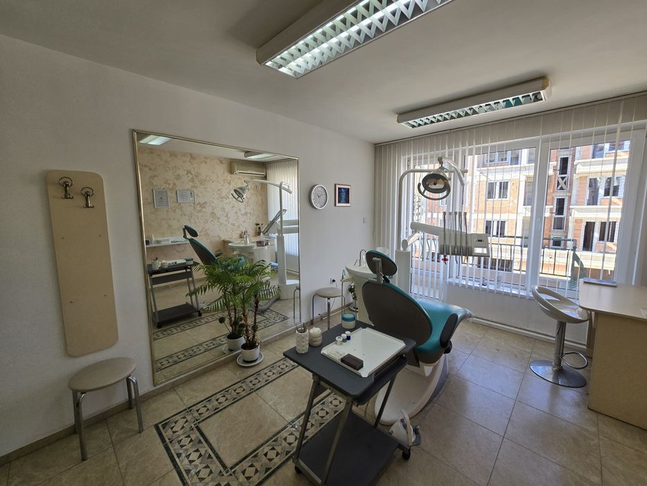 Дава се под наем Офис в Бургас, Център - 57 кв.м за 612 € - Снимка #4