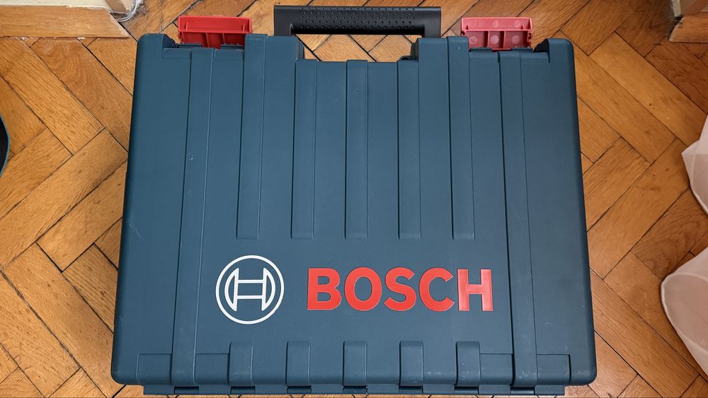 Винтоверт и зарядно Bosch