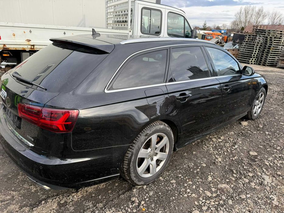 Autoturism AUDI A6 - pentru dezmembrare - se vinde complet