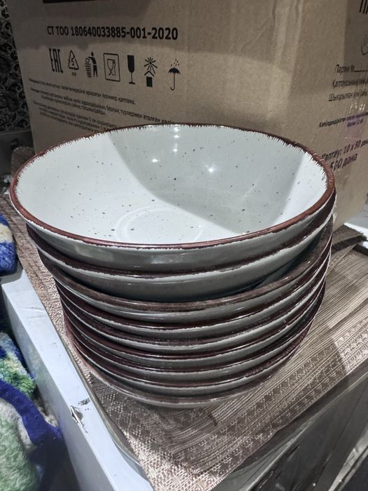 Тарелки. Супницы. Мантоварка