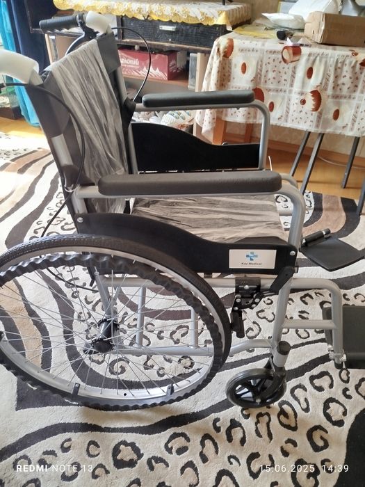 Инвалидная коляска (новая)