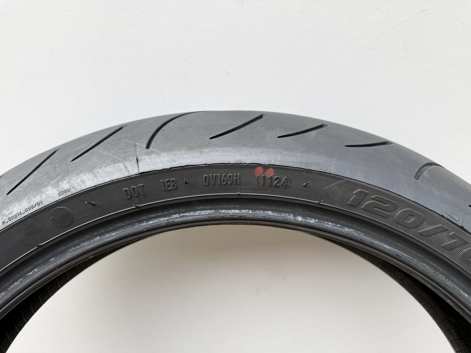 120/70/17 Metzeler m9rr dot 2024