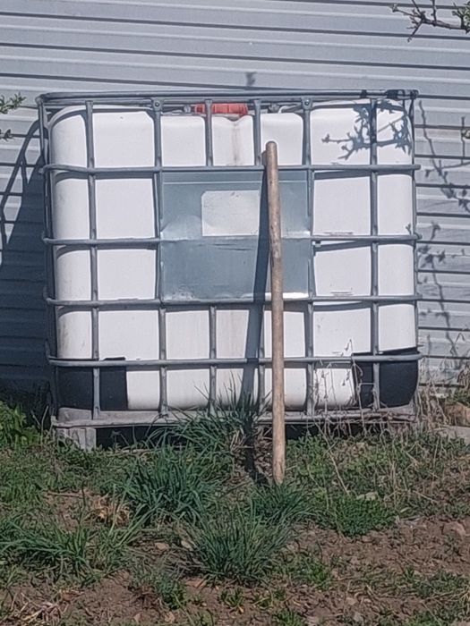 Продам бочку 1 тона объемам