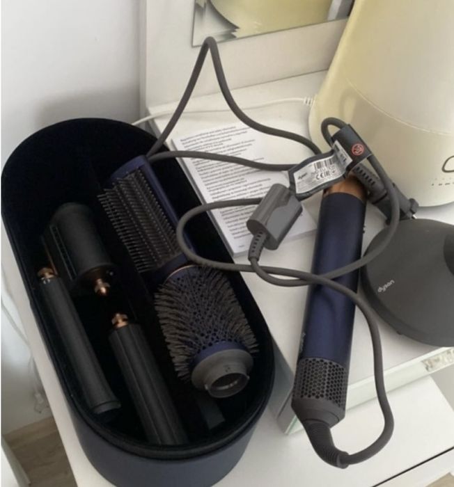 Продам фен Dyson