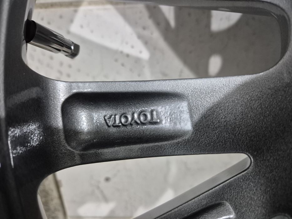 Продам оригинальные диски камри 55