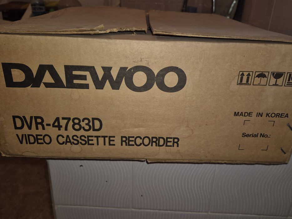 Видеокасетофон DAEWOO
