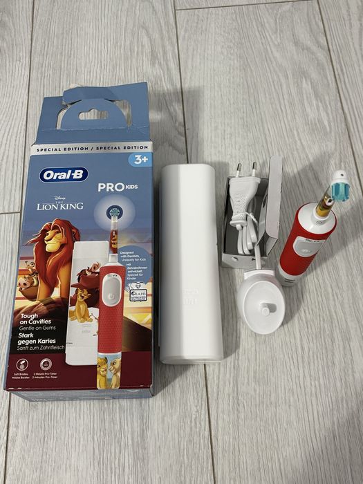 Oral B  Pro Kids Lion King Noi,Sigilate (LICHIDARE DE STOC)