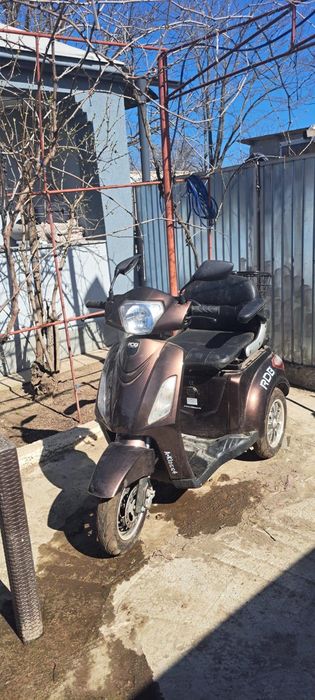 Scuter electric 3 roti - aproape nou