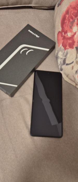 Samsung Galaxy Flip 7 in garanție,  full box !