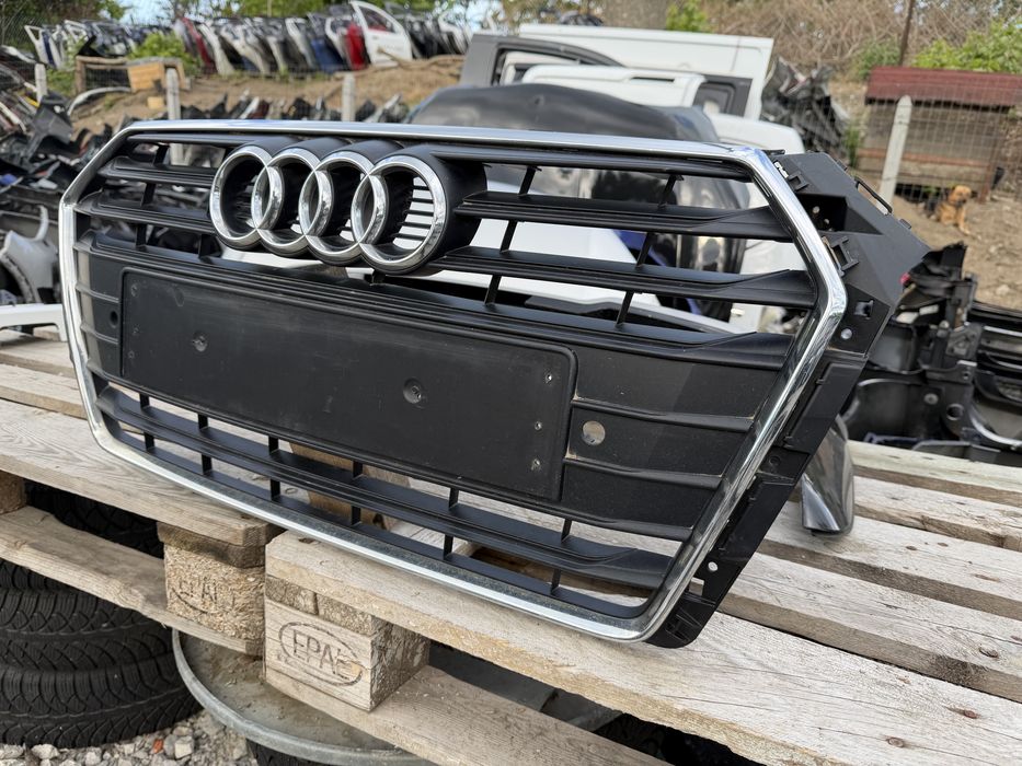 Решетка Audi A4 B9 2019 год.-