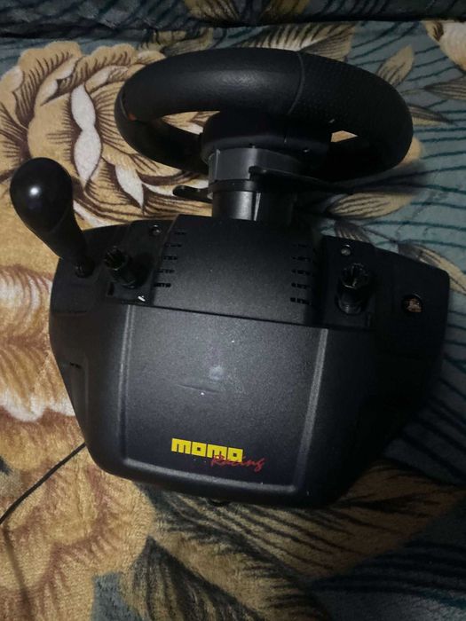 Volan MOMO Racing