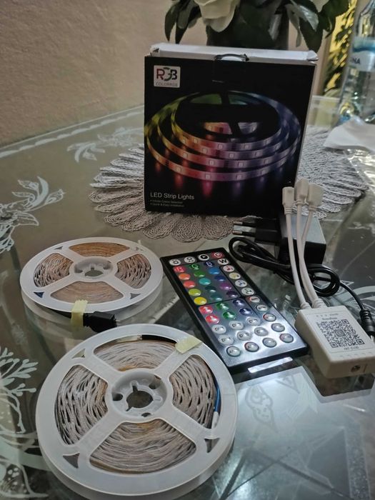 Banda led 20 metri cu Wireless avand aplicatie, music control, voice