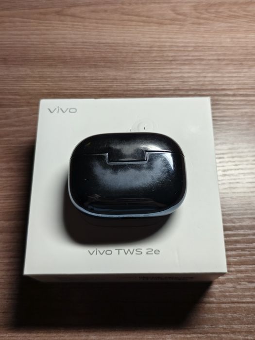 Продам наушники Vivo tws 2e