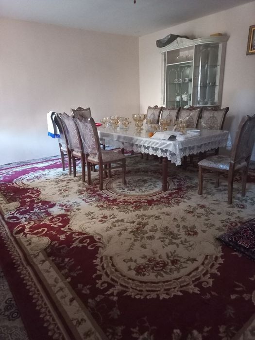 Продается дом. Вдоль дороги напротив мечети.