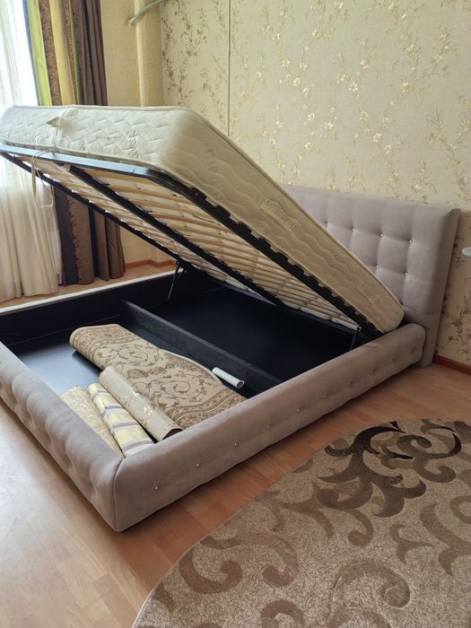 Кровать двухспальная