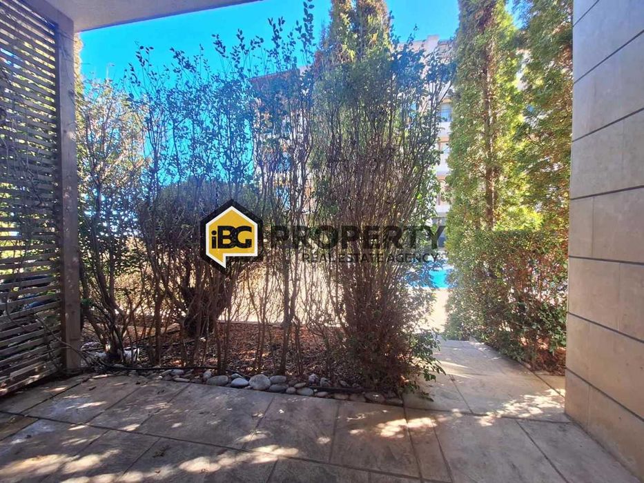 Двустаен апартамент с веранда в град Бяла