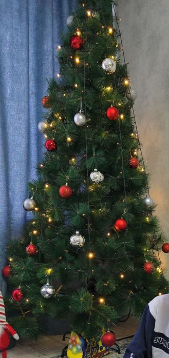 Продам искусственную ёлку