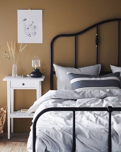 Продам кровать с матрасом