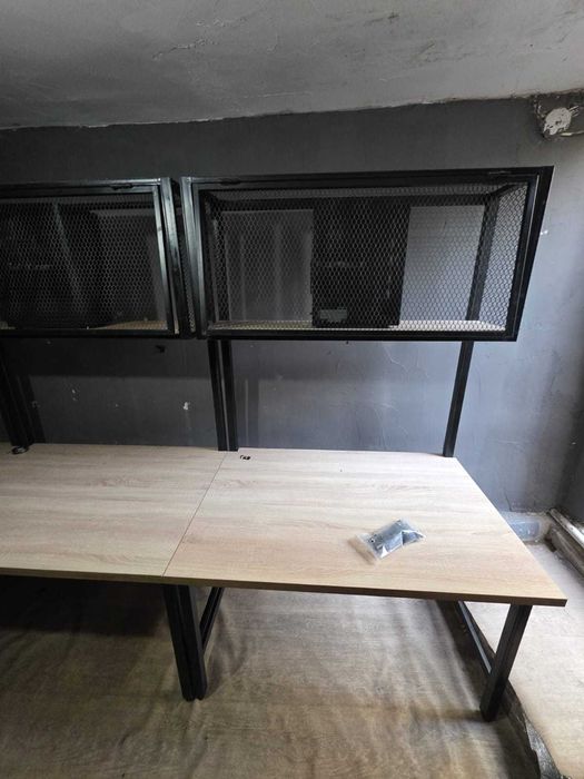 Столы компьютерные с верхней полкой