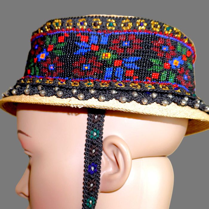 Clop osenesc vechi cu margele , palarie traditionala cu margele