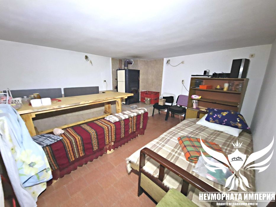 Двуетажна къща с две сгради 480РЗП с 800кв. двор село Павелско