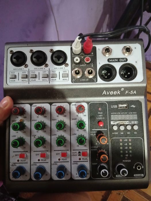 Vând boxa alto tx15 600 wați  +mixer prin Bluetooth  Vând sau schimb cu telefon