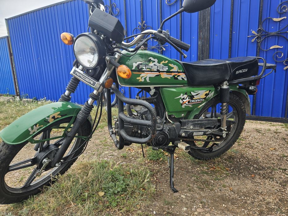 Продам мотоцикл в хорошем состояние.