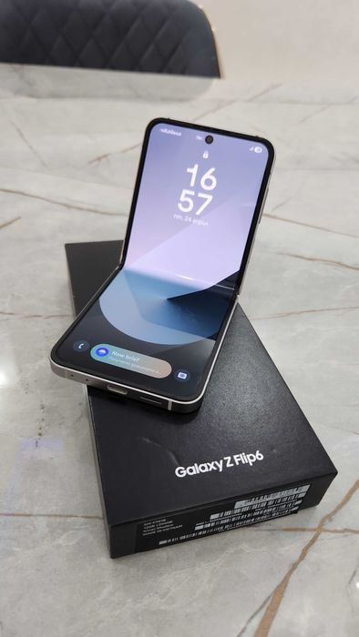 Samsung Galaxy Flip 6